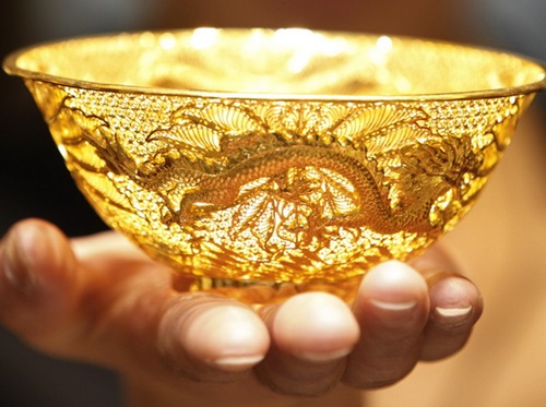 Vàng lại chinh phục mốc mới do lo ngại Anh rời EU