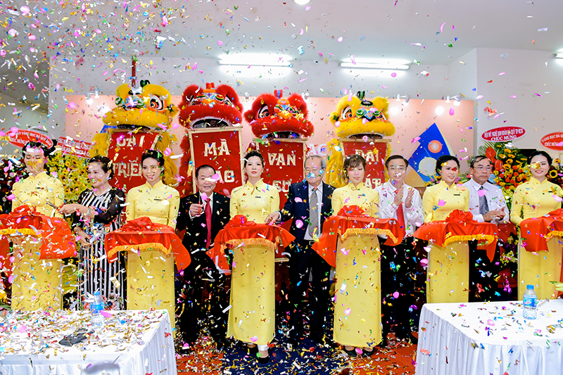 LỄ KHAI MẠC ĐẦY MÀU SẮC CỦA HỘI CHỢ QUỐC TẾ TRANG SỨC VIỆT NAM VIJF 2019